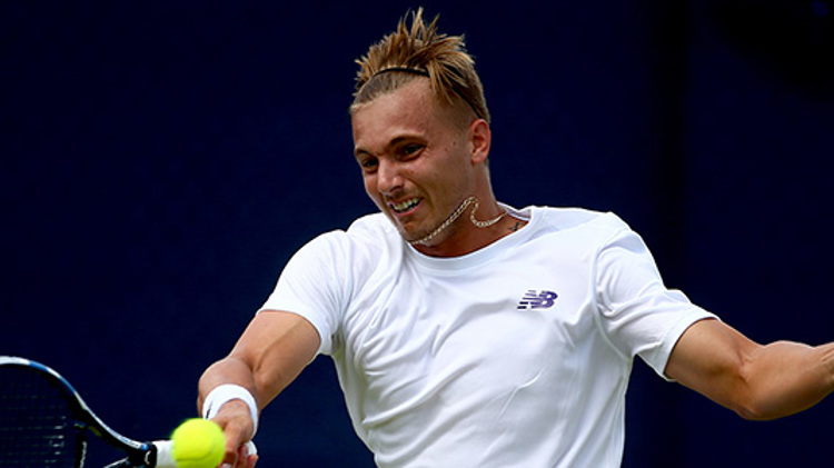 Lloyd Glasspool forehand