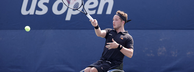 Alfie Hewett hitting a forehand