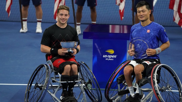 Alfie hewett accepting trophy