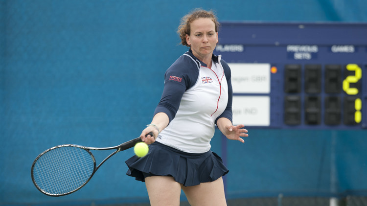 Valerie Copenhagen hits a forehand