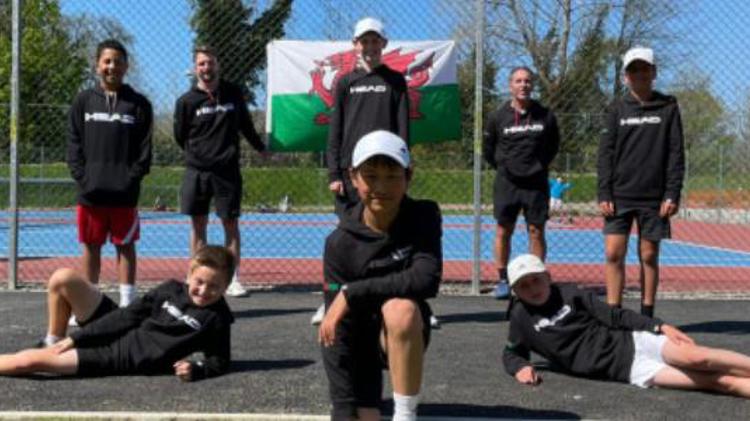The U12 South Wales boys posing for a picture