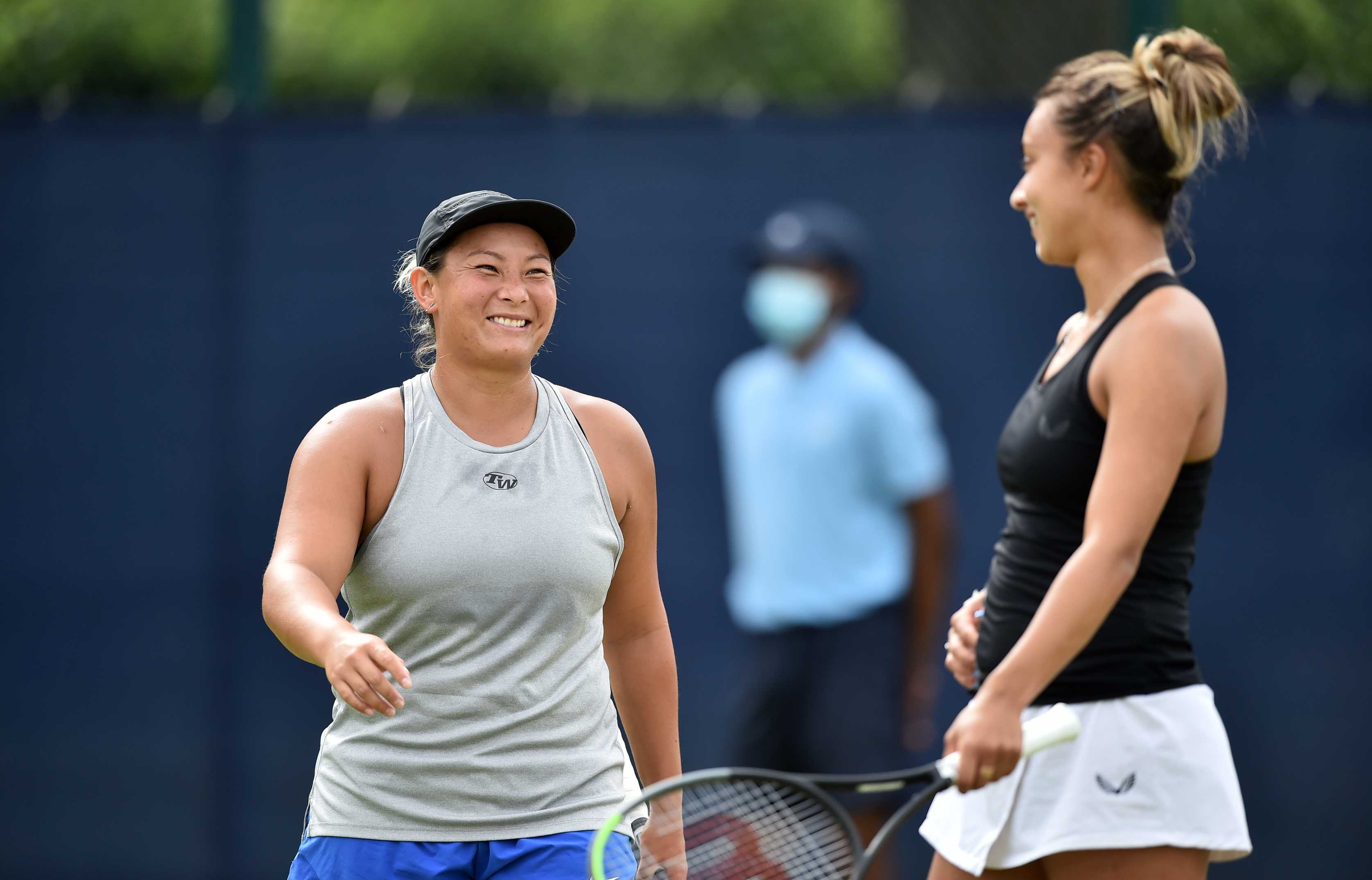 Tara Moore smiling with Eden Silva at the Nottingham Open in 2021
