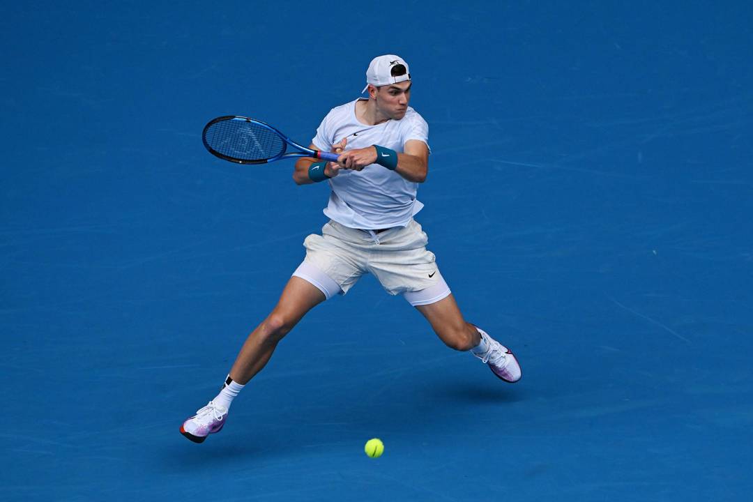 Jack Draper hitting a forehand at the 2023 Australian Open