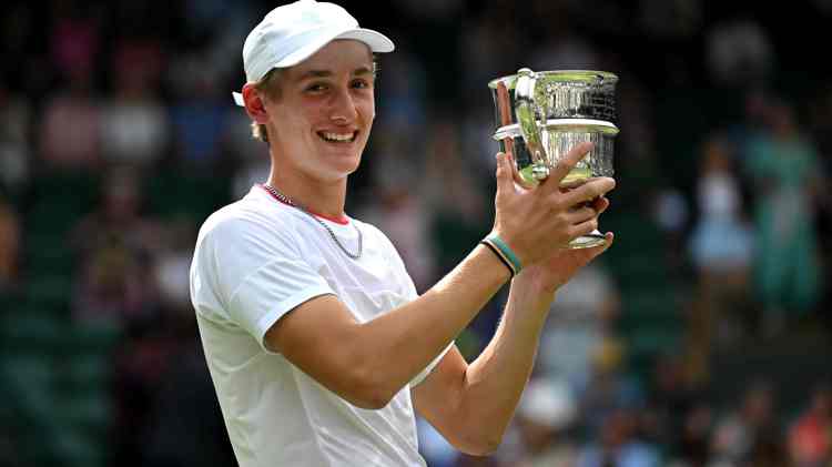 Wimbledon 2023: Henry Searle is crowned the first British Boys’ singles champion for 61 years