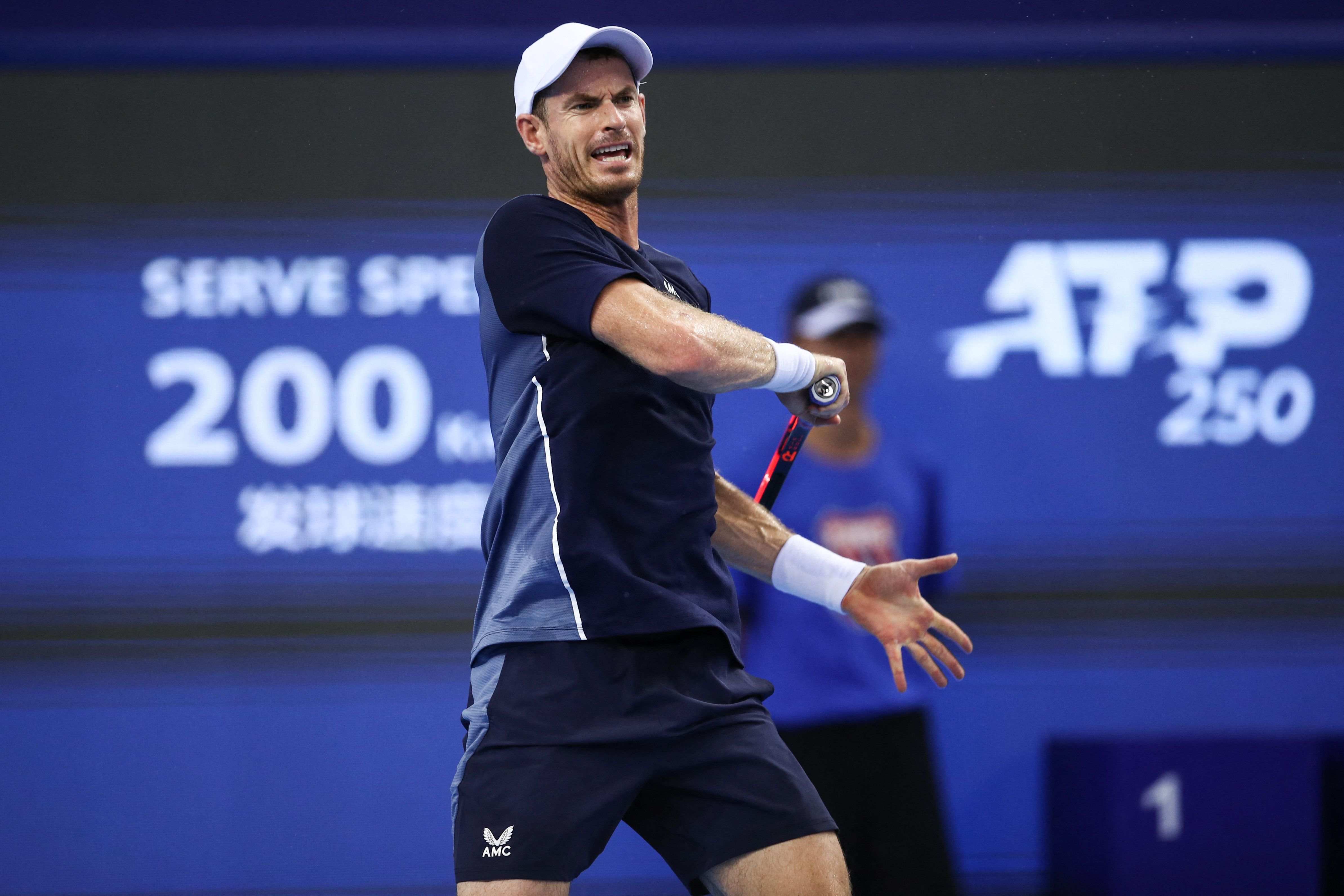 Andy Murray hitting a forehand on court