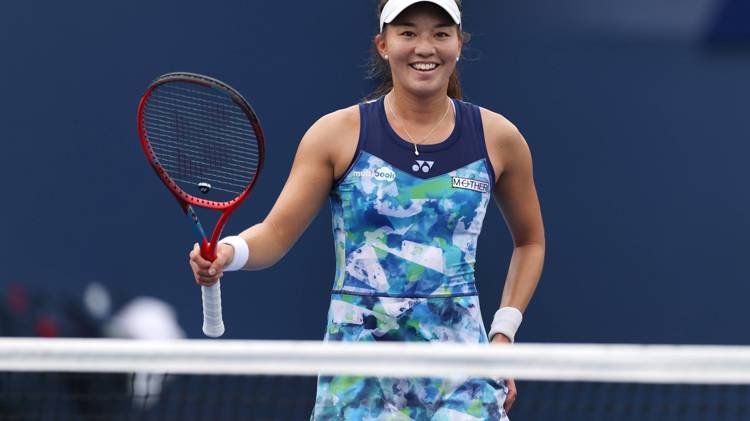 Lily Miyazaki claims W75 Croissy-Beaubourg title as Francesca Jones makes biggest final of her career