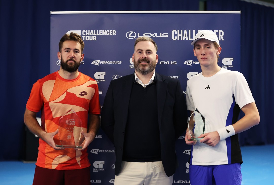Viktor Durasovic and Henry Searle holding the winners and runer-up trophies at the Lexus Nottingham Challenger