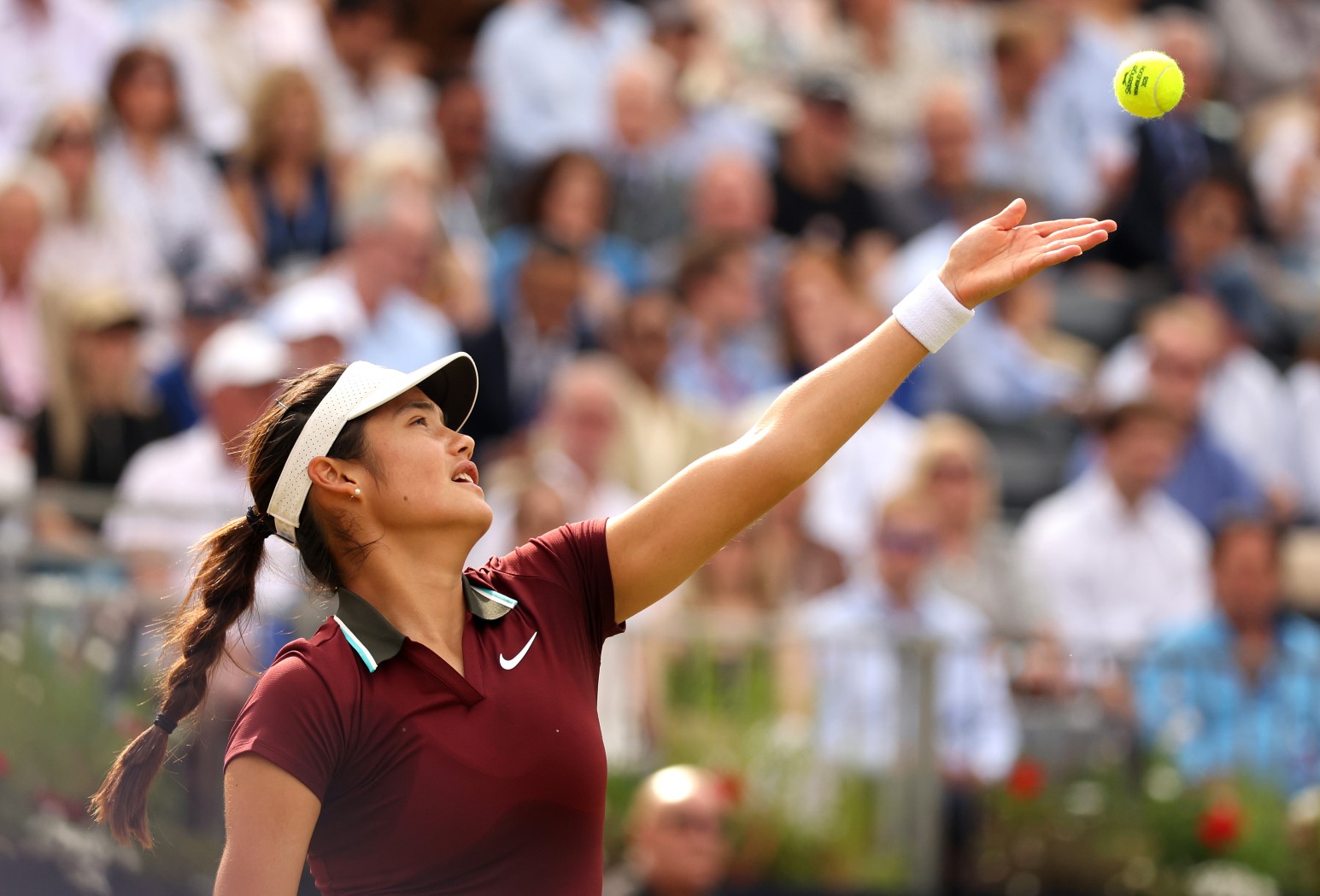 2025-Emma-Raducanu-HSBC-Championships-R2-serve.jpg