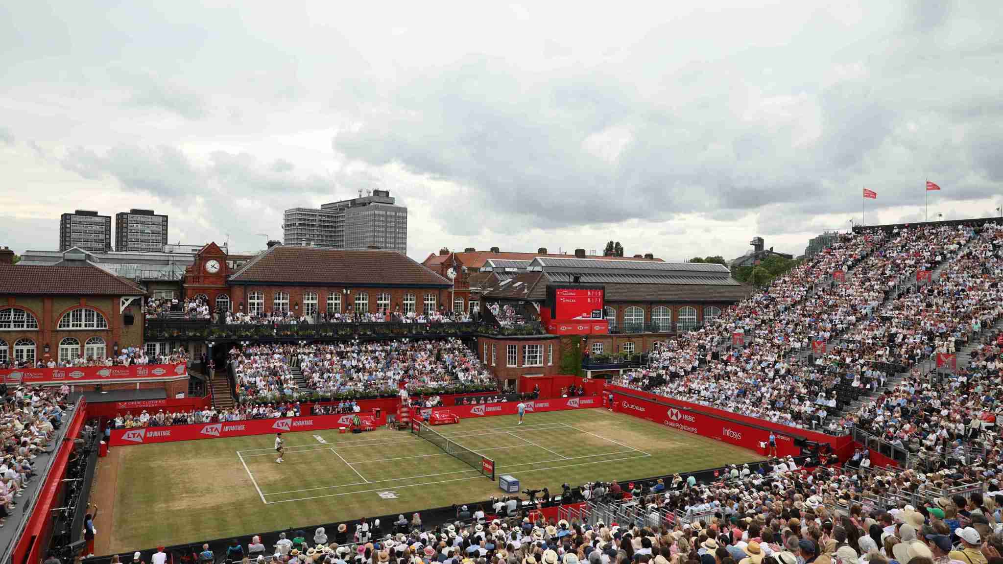 Win the chance to play on the Andy Murray Arena at The Queen’s Club