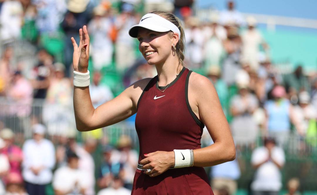 Katie Boulter waves to the crowd after her second round win at the Lexus Nottingham Open
