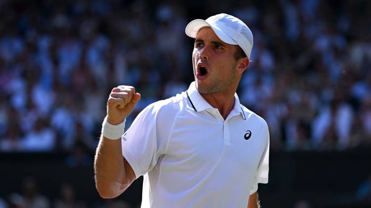 Win a signed Wimbledon poster from semi-finalist Arthur Fery