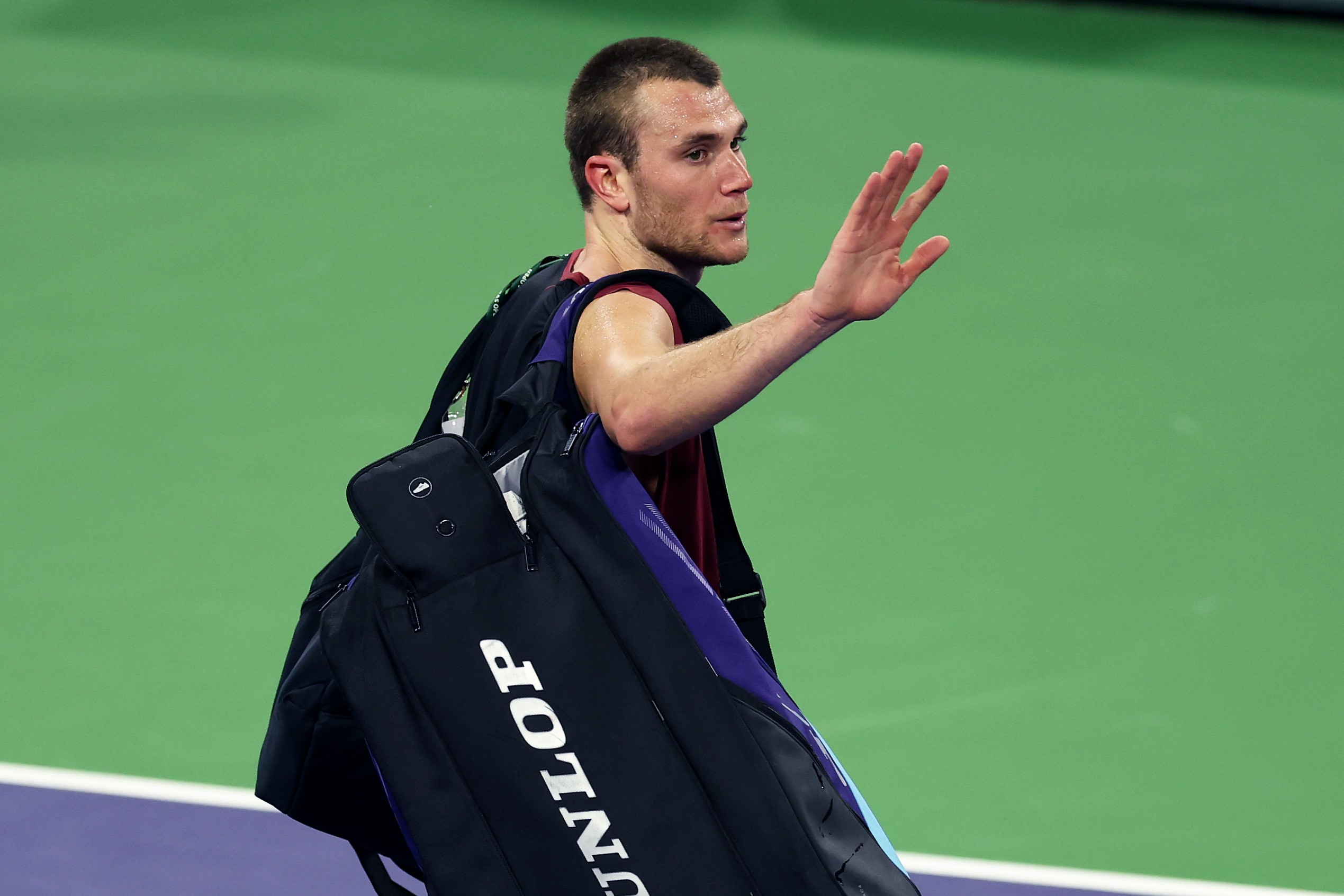 Jack Draper waves to the crowd as he leaves the court at the Miami Open