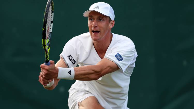 Wimbledon 2026: Britain’s Jan Choinski sails into second round with straight-sets win