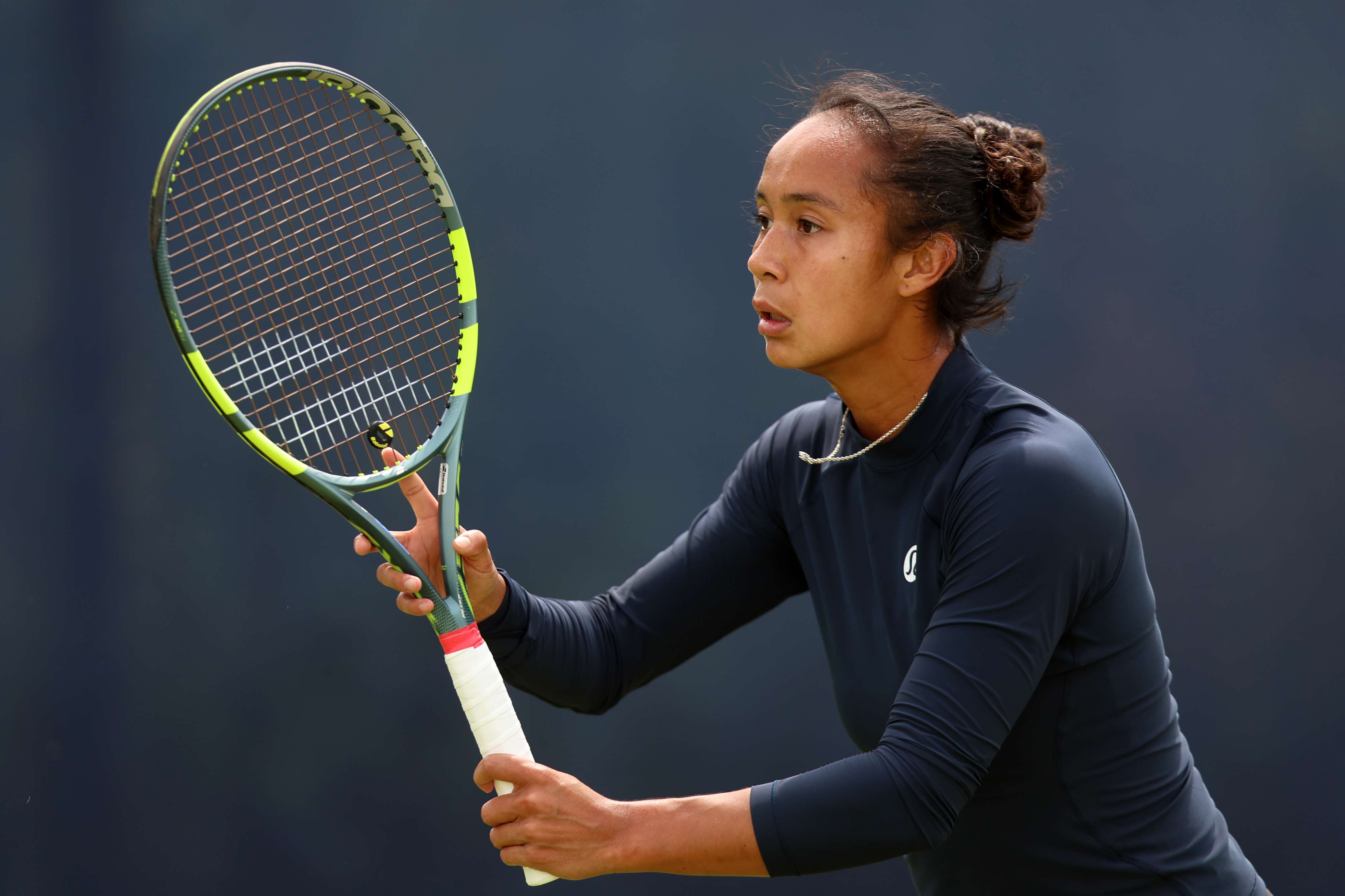 Leylah Fernandez preparing to return a shot on court at the Lexus Nottingham Open