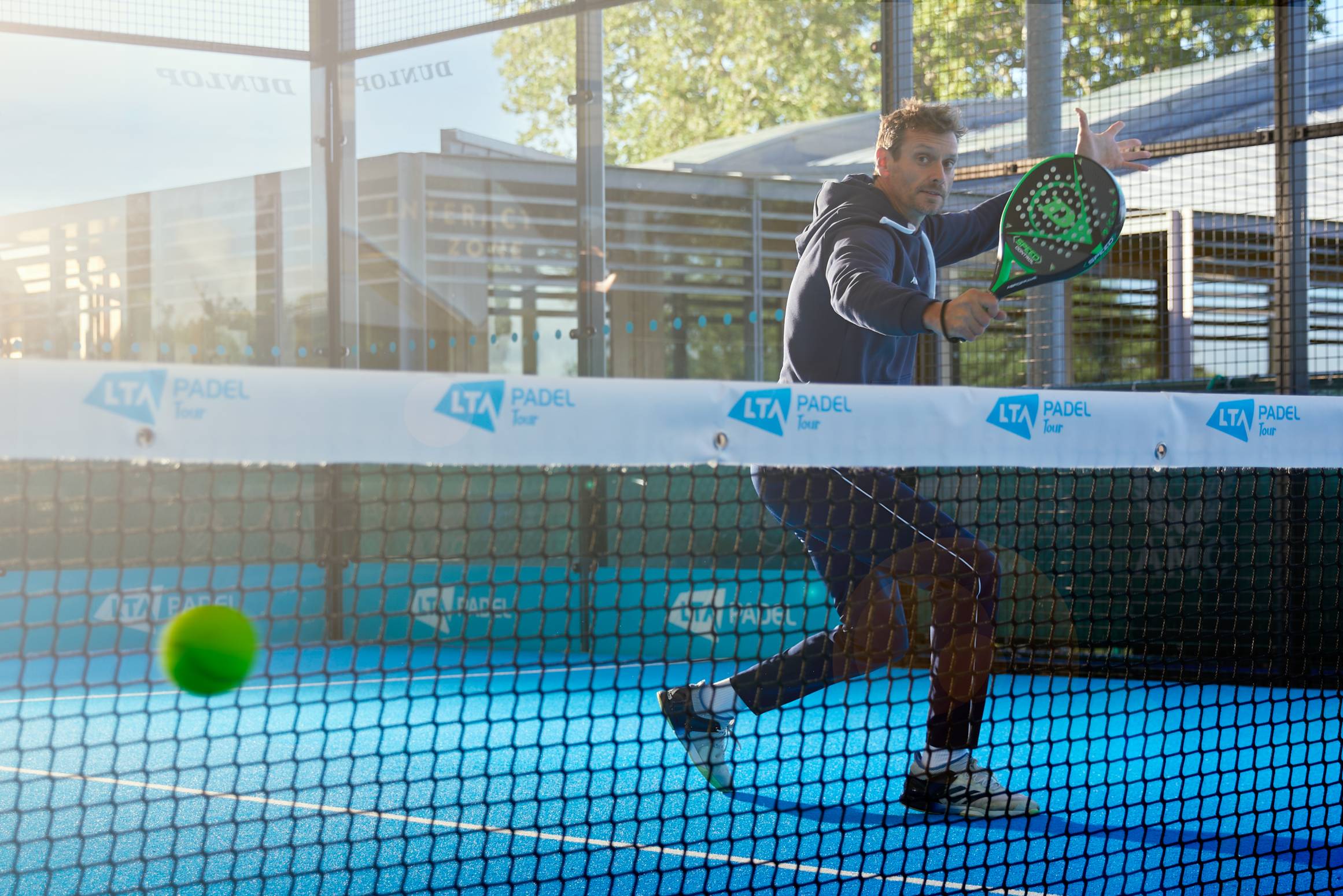 Padel-player-volley.jpg