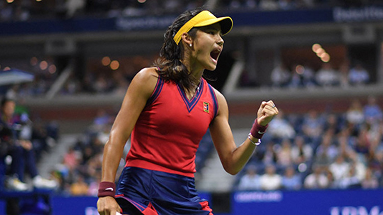 Emma Raducanu celebrating