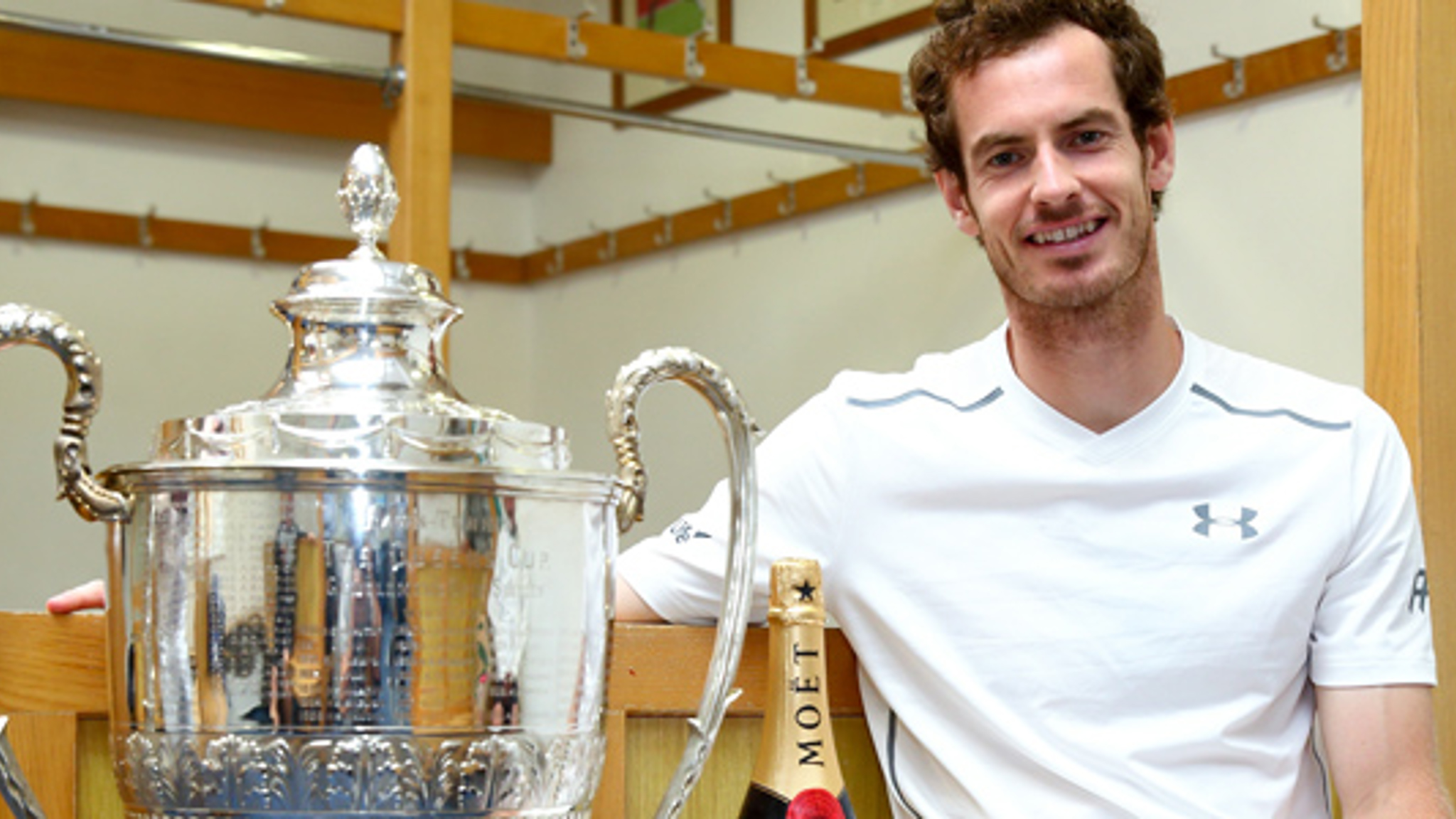 Andy Murray with the Queens trophy