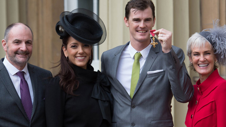 Jamie Murray receiving his OBE at Buckingham Palace